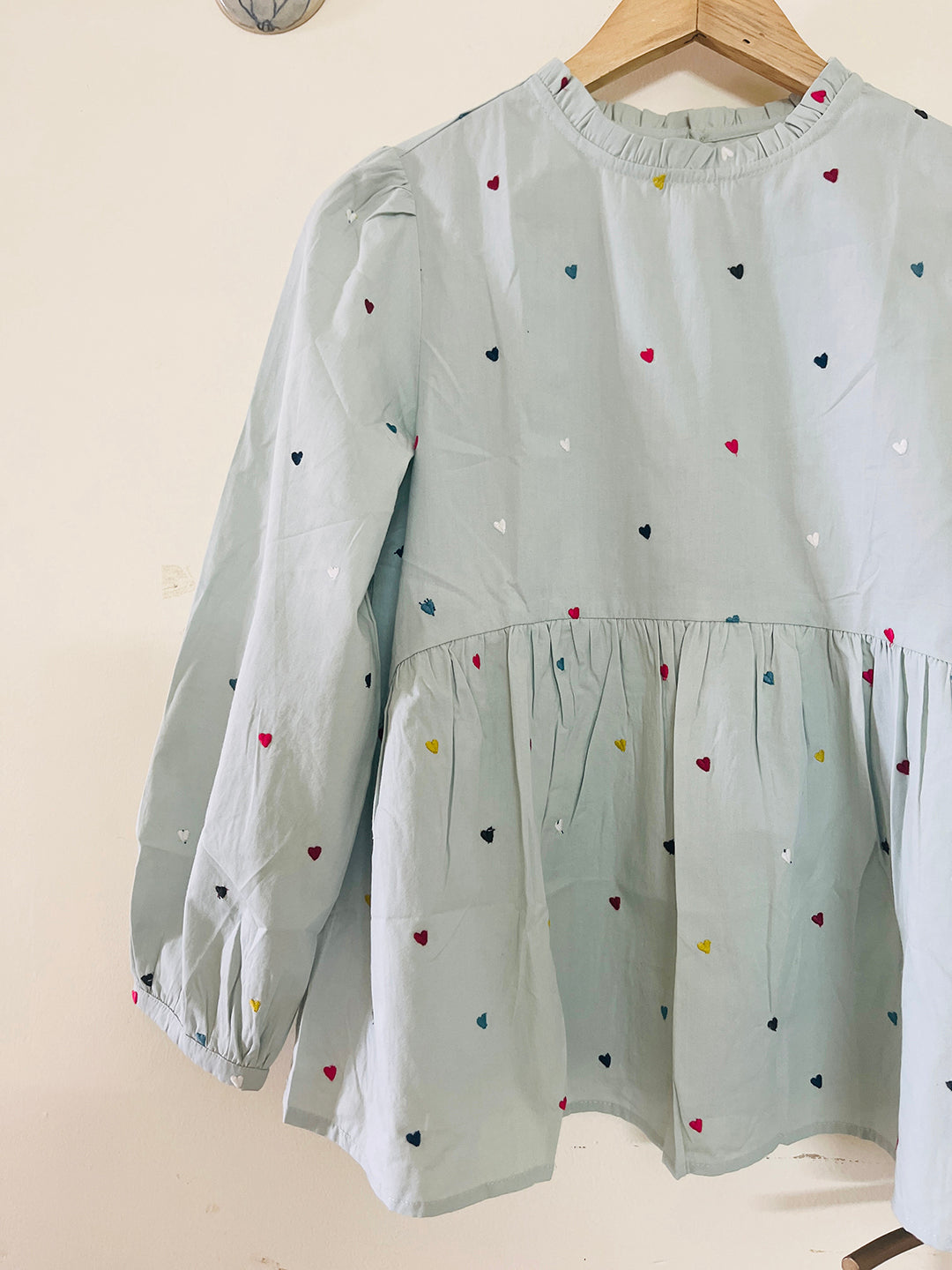 LITTLE HEARTS EMBROIDERED PEPLUM TOP