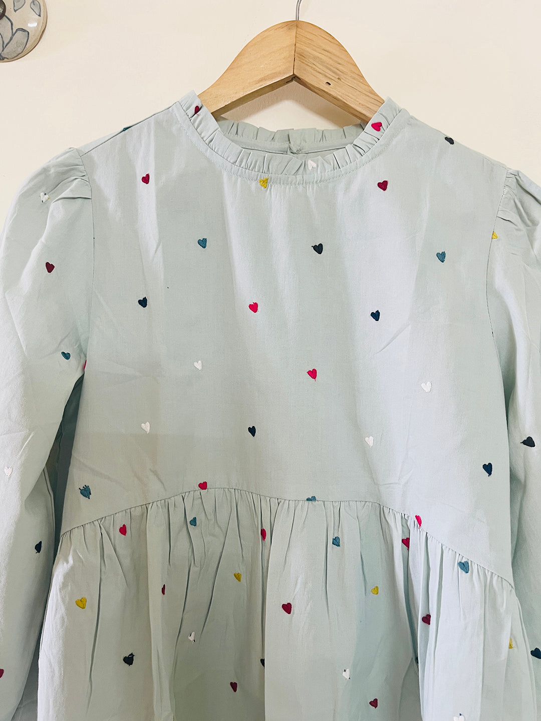 LITTLE HEARTS EMBROIDERED PEPLUM TOP