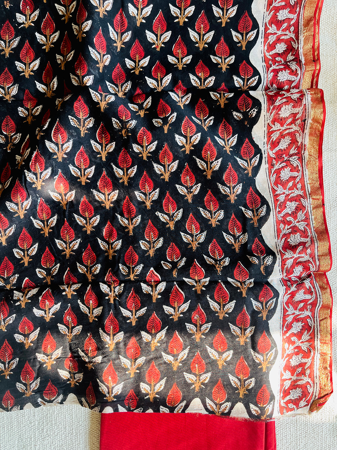 KALAMKARI LEAF PRINT CHANDERI UNSTITCHED SUIT SET- BLACK & RED