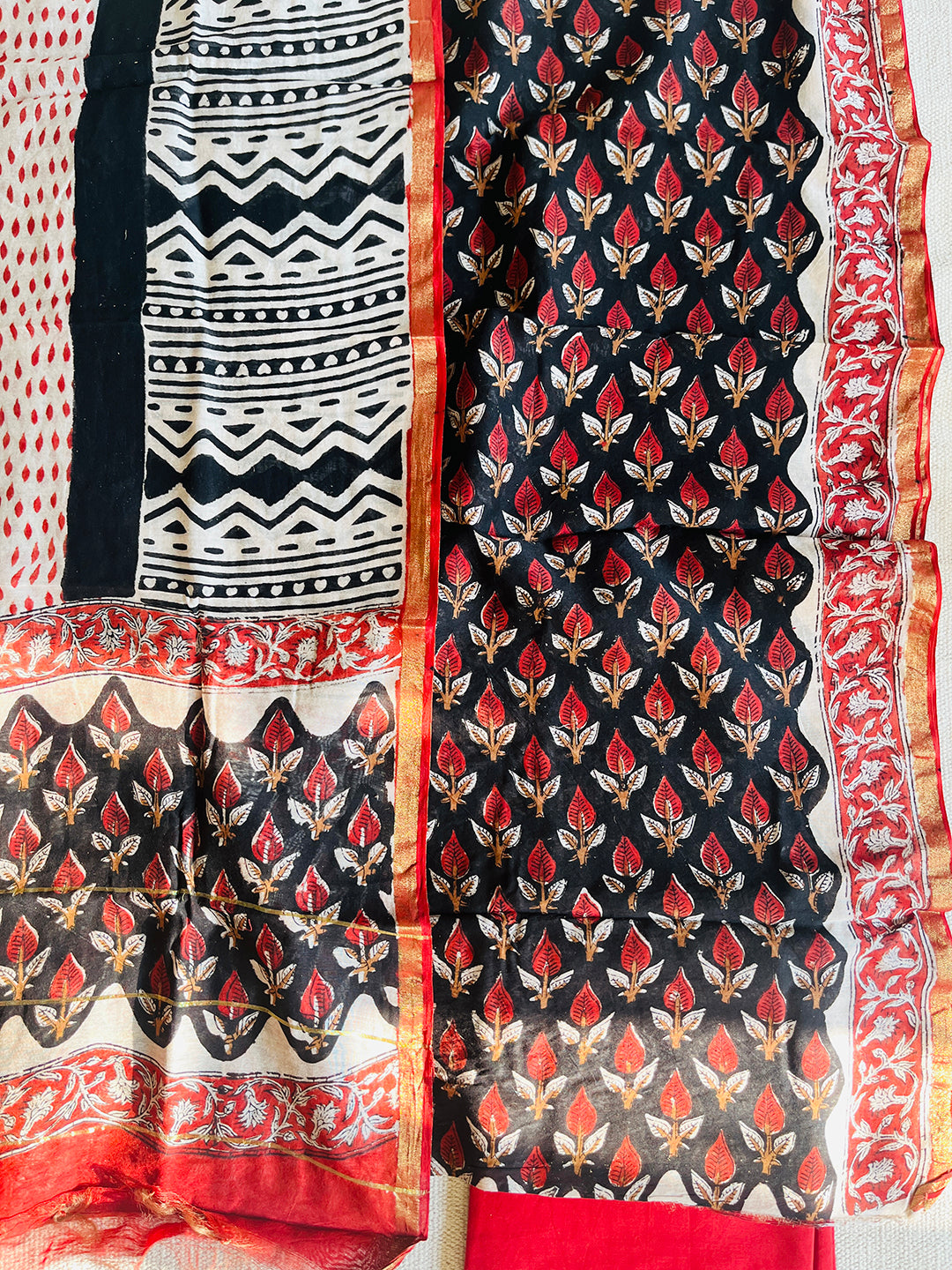 KALAMKARI LEAF PRINT CHANDERI UNSTITCHED SUIT SET- BLACK & RED