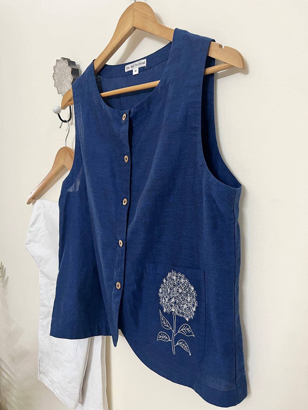 "MINIMAL CHIC" embroidered versatile waistcoat (Indigo)