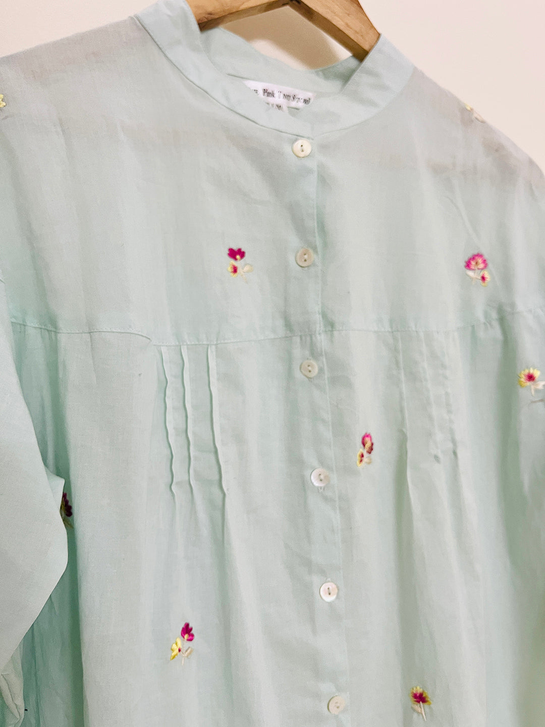"WHERE EASY MEETS BREEZY" embroidered Boxy Shirt (AQUA)