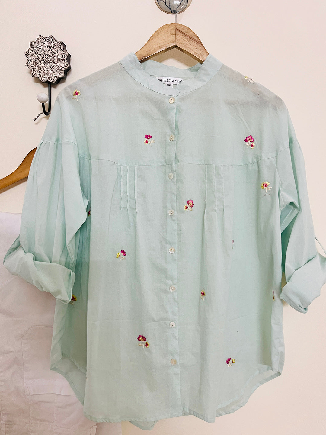 "WHERE EASY MEETS BREEZY" embroidered Boxy Shirt (AQUA)
