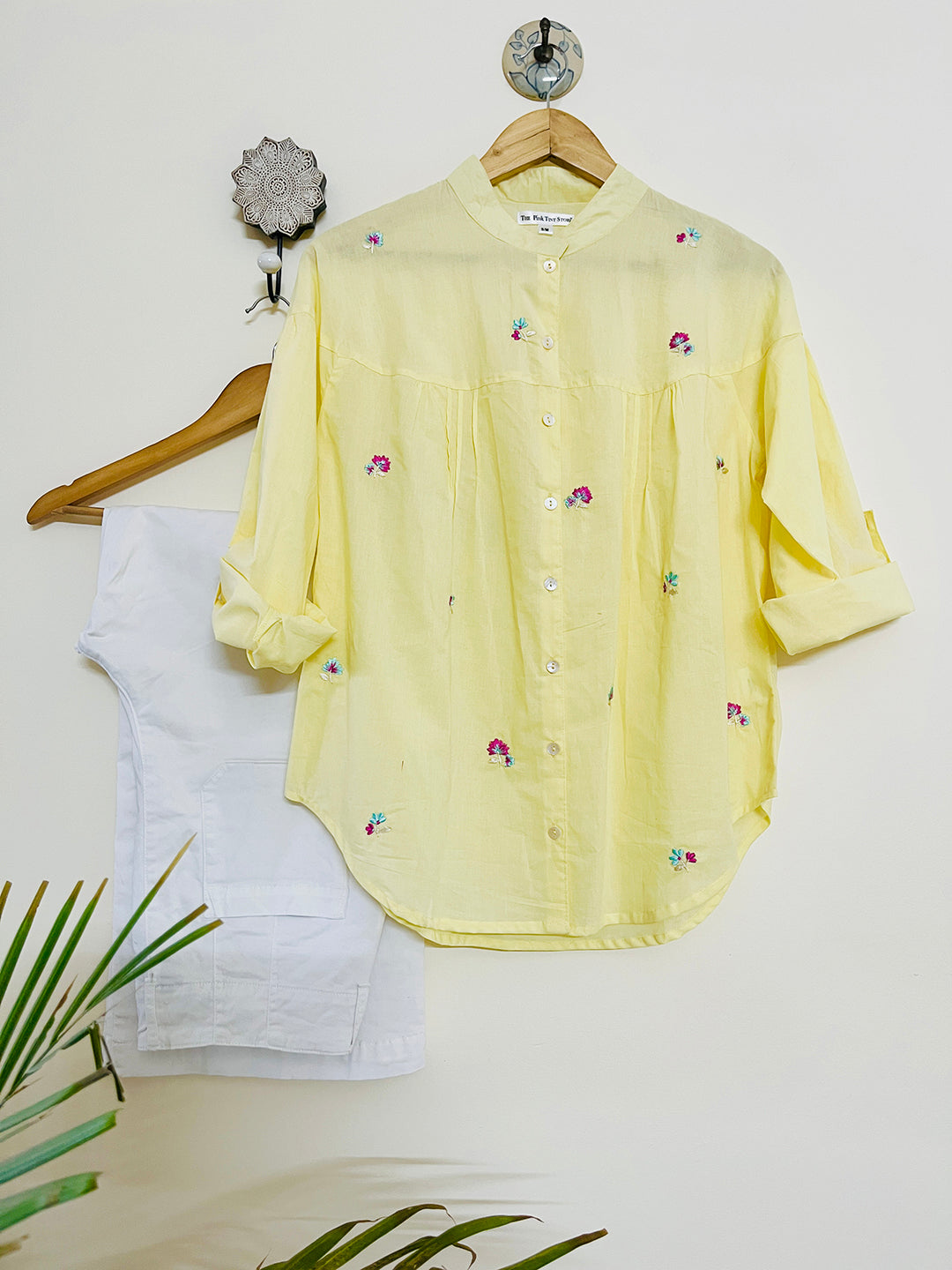 "WHERE EASY MEETS BREEZY" embroidered Boxy Shirt (Mild Sun)