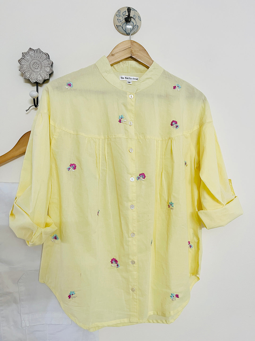 "WHERE EASY MEETS BREEZY" embroidered Boxy Shirt (Mild Sun)