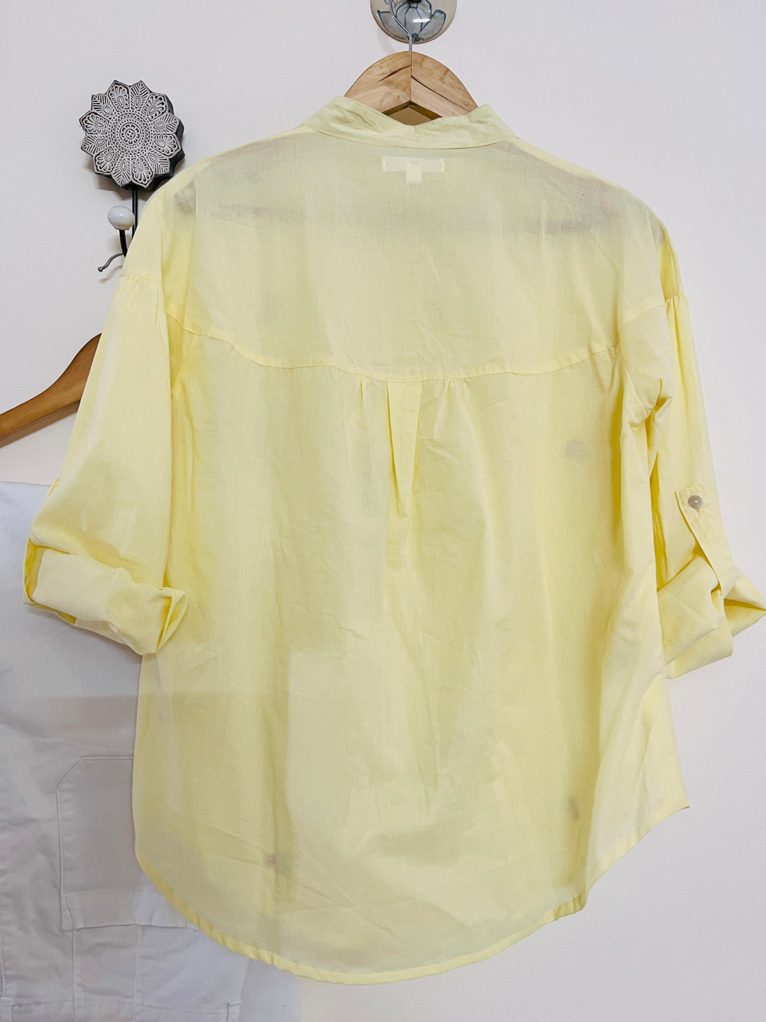 "WHERE EASY MEETS BREEZY" embroidered Boxy Shirt (Mild Sun)