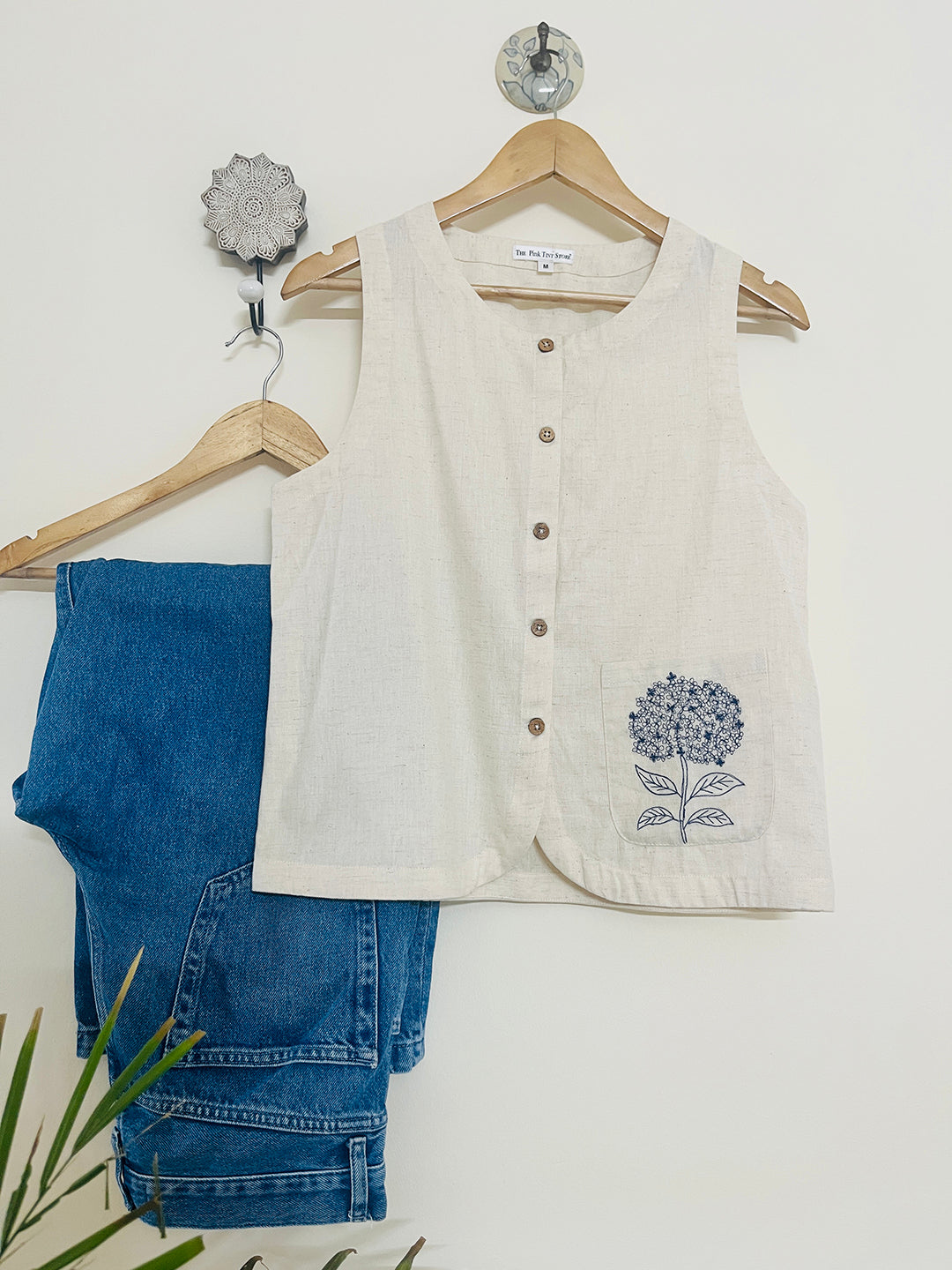 "MINIMAL CHIC" embroidered versatile waistcoat (Natural)