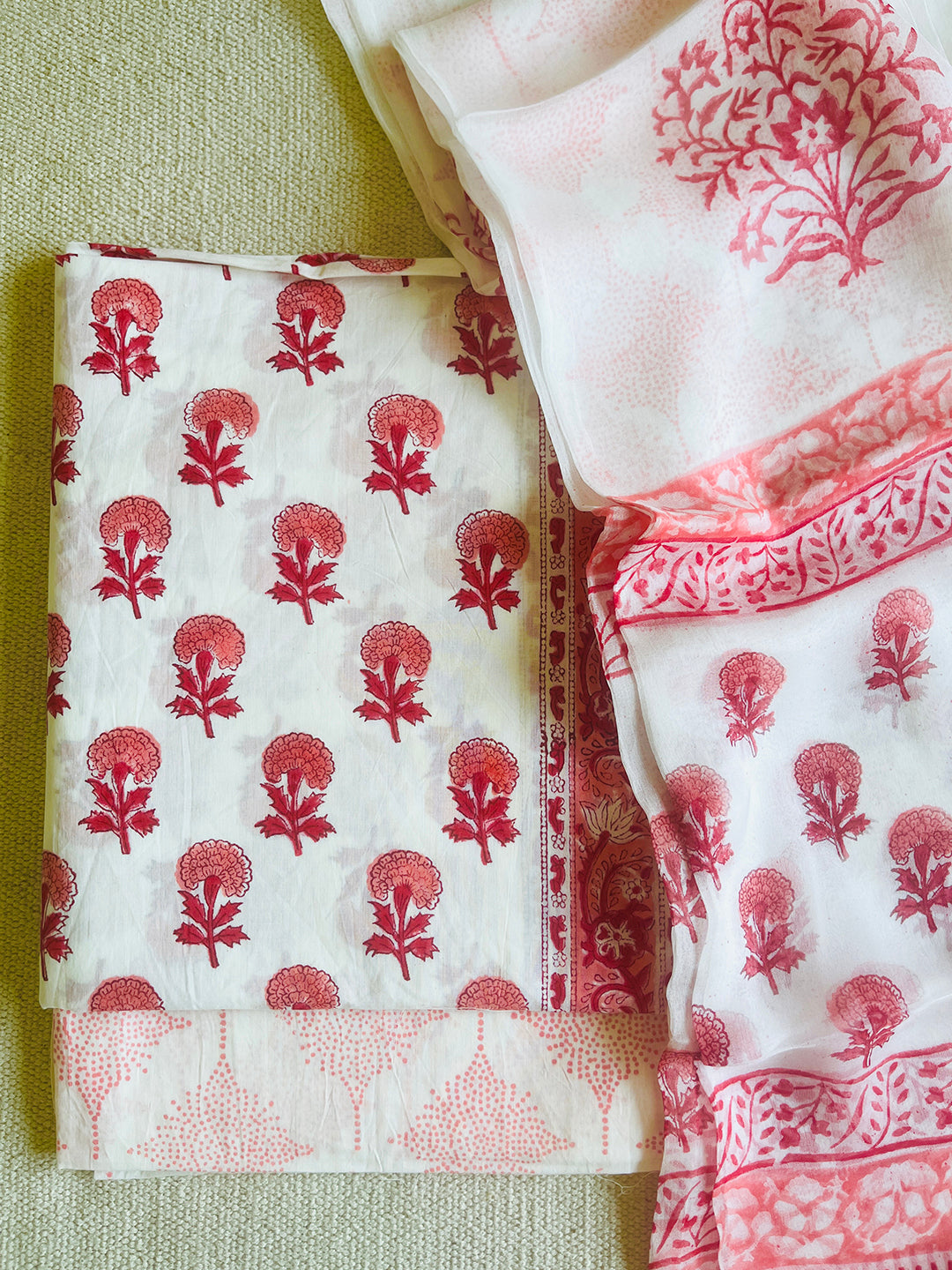 UNSTITCHED COTTON SUIT OFF-WHITE & RED MUGHAL FLOWERS