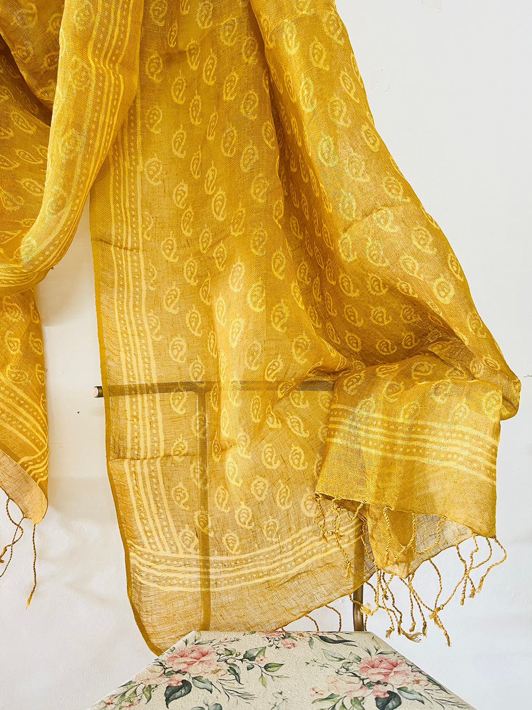 CLASSICS REINVENTED: ALLOVER PAISLEY LINEN DUPATTA HONEY YELLOW