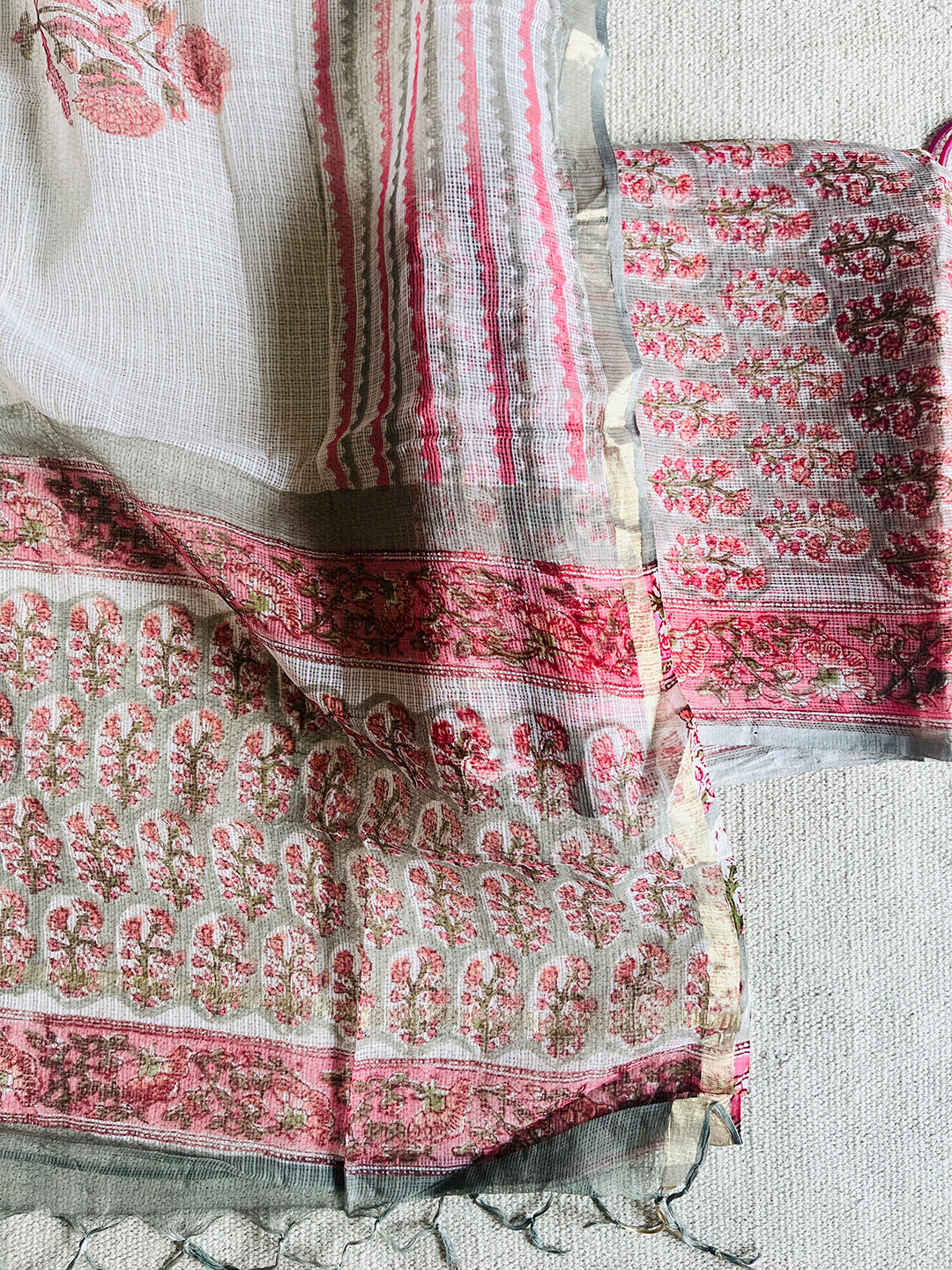 FLORAL BOOTIES KOTA DORIA UNSTITCHED SUIT- ASH GRAY