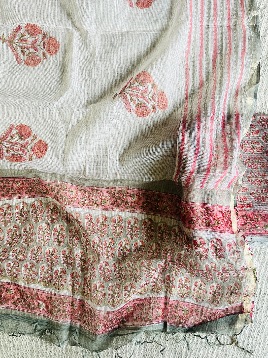 FLORAL BOOTIES KOTA DORIA UNSTITCHED SUIT- ASH GRAY