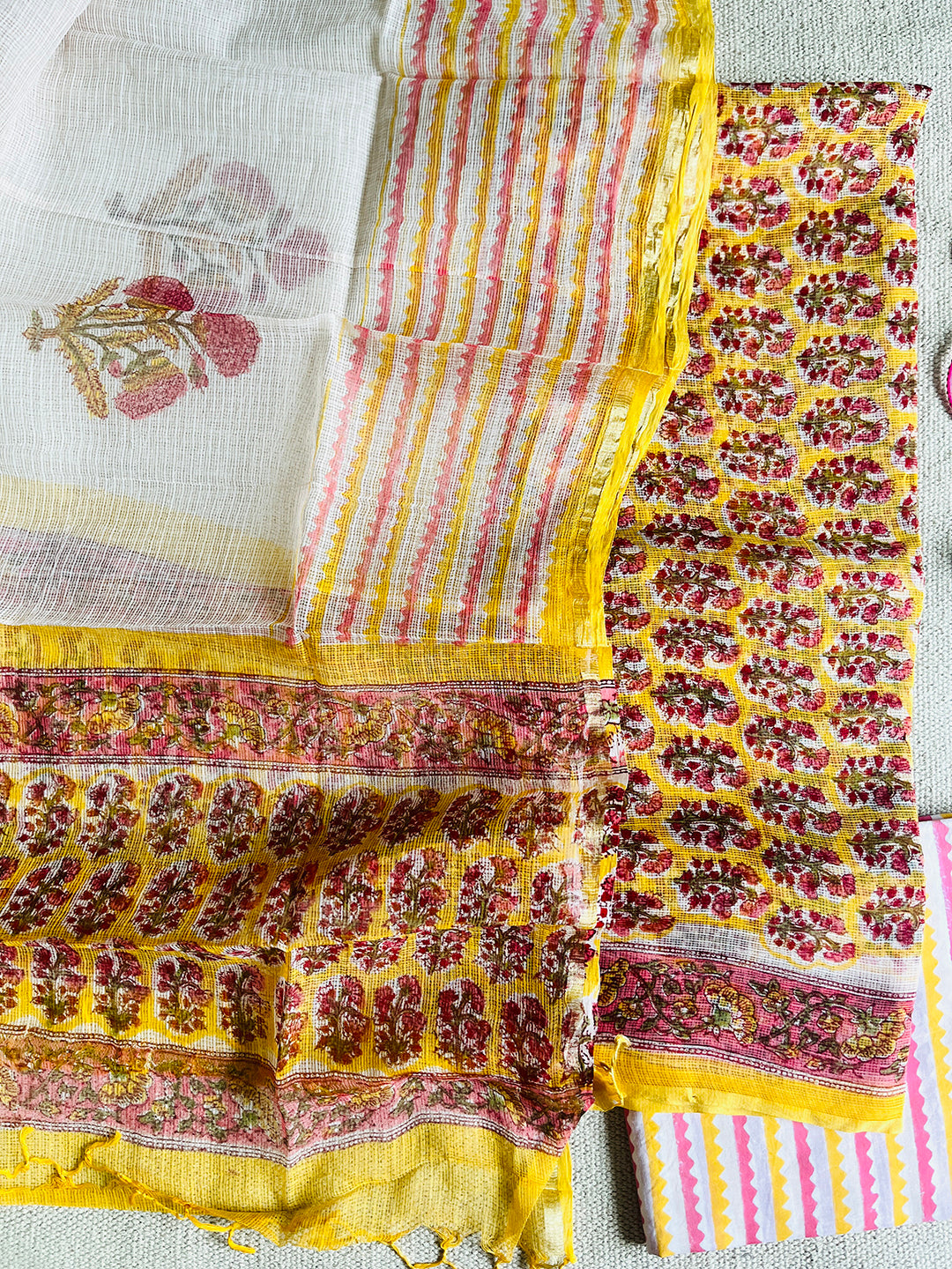 FLORAL BOOTIES KOTA DORIA UNSTITCHED SUIT- SUNSHINE