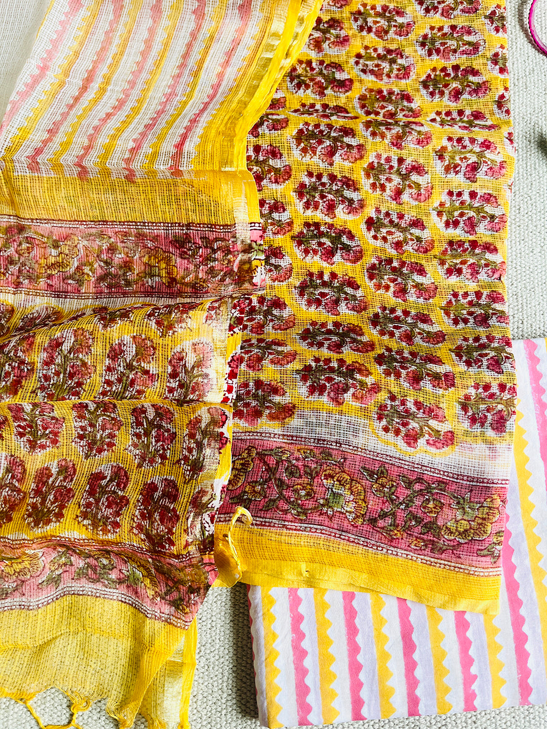 FLORAL BOOTIES KOTA DORIA UNSTITCHED SUIT- SUNSHINE