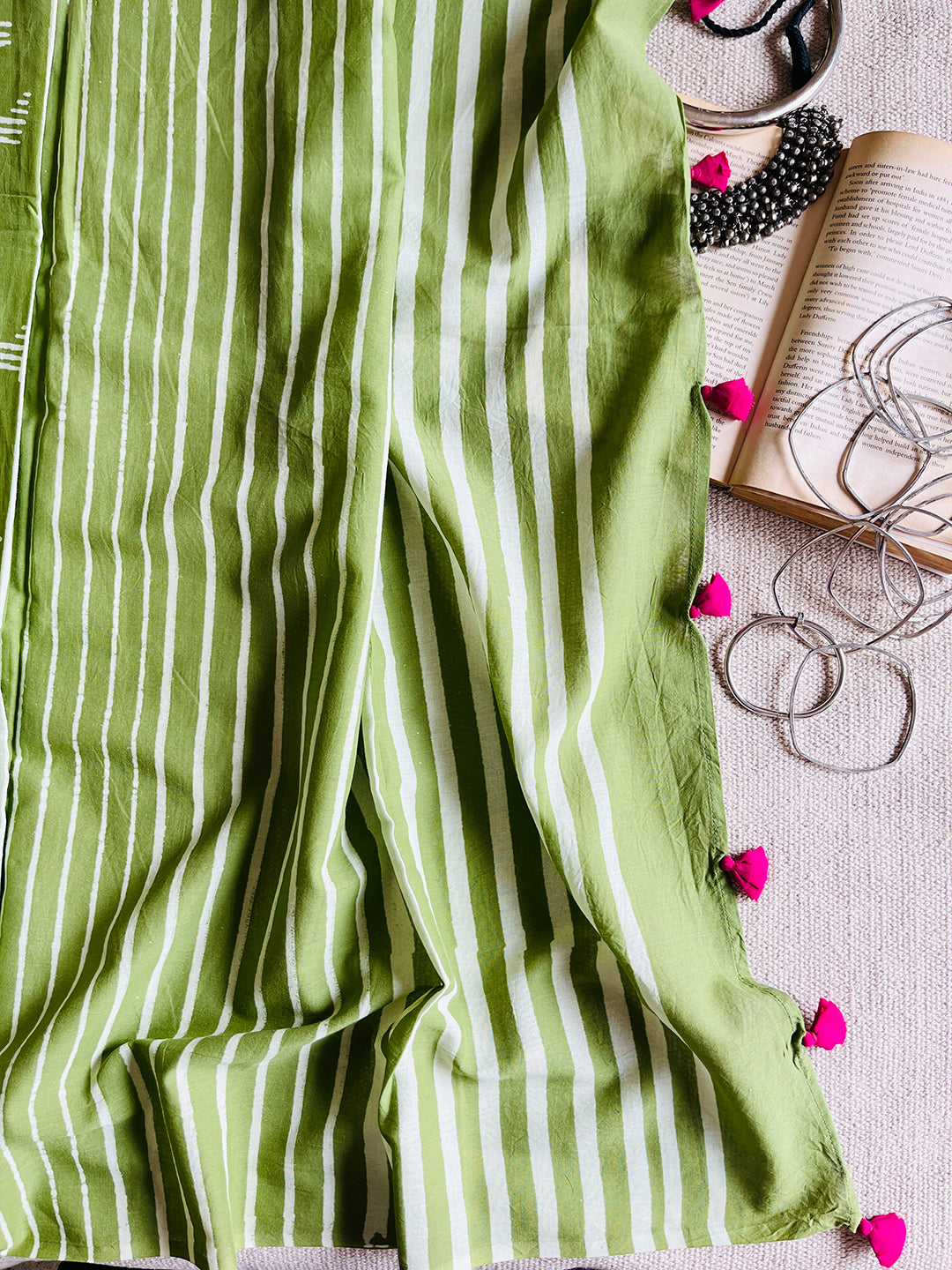 GREEN BLOCK PRINTED TASSELED MULMUL SAREE