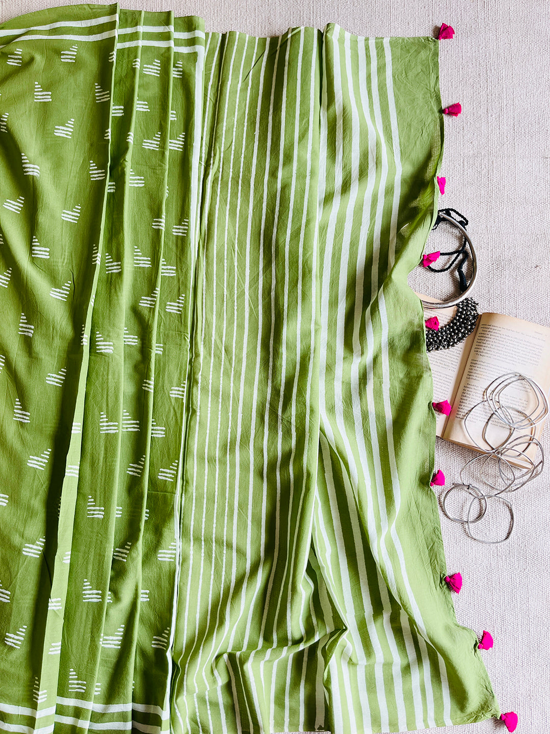 GREEN BLOCK PRINTED TASSELED MULMUL SAREE