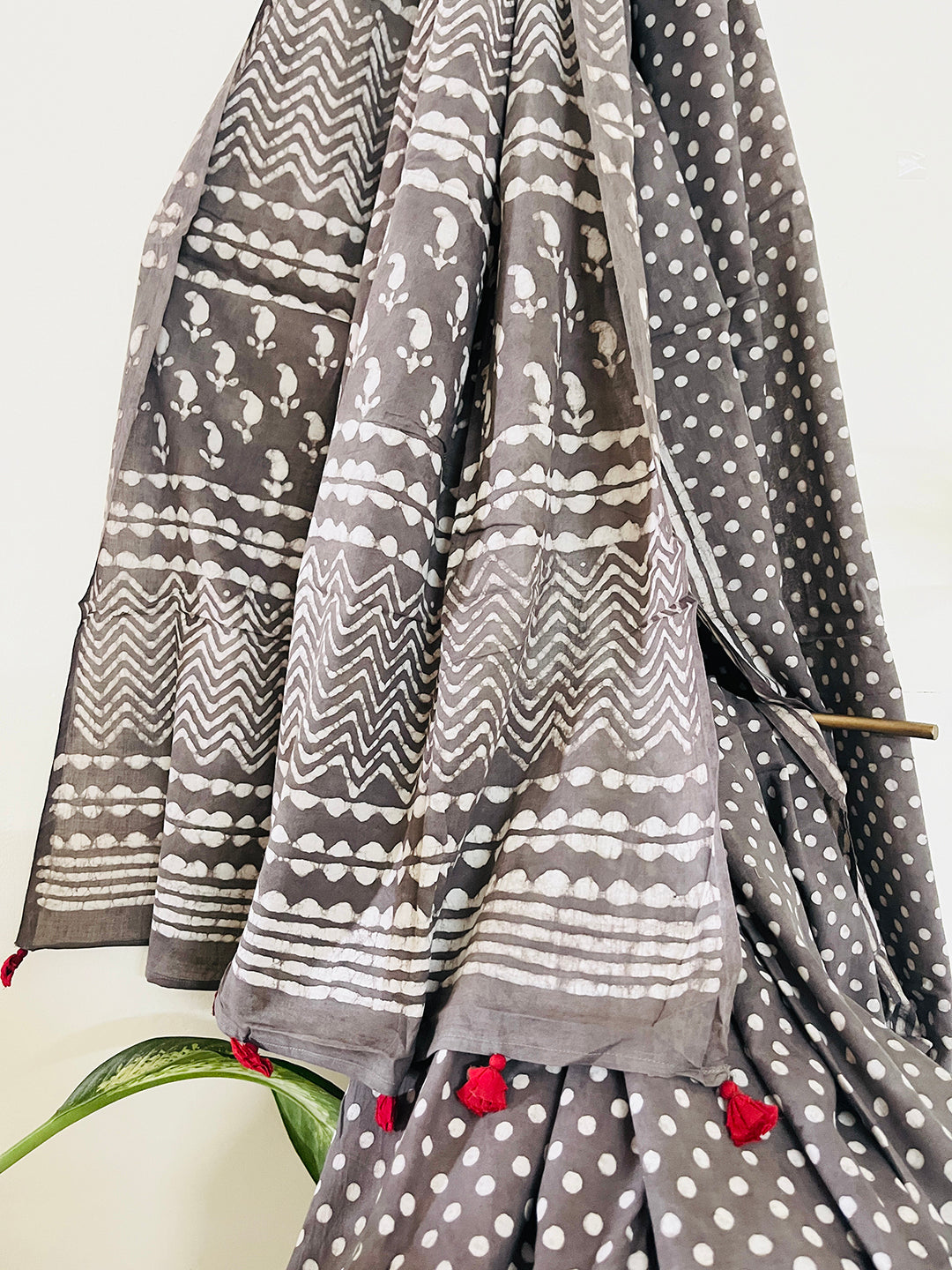 GRAPHITE POLKA DABOO MUD RESIST PRINT MULMUL SAREE