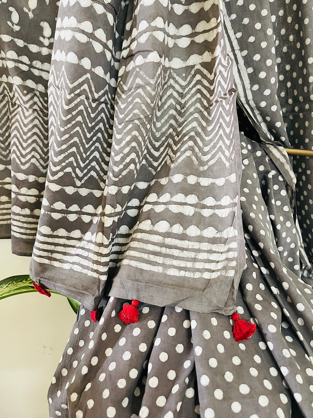 GRAPHITE POLKA DABOO MUD RESIST PRINT MULMUL SAREE