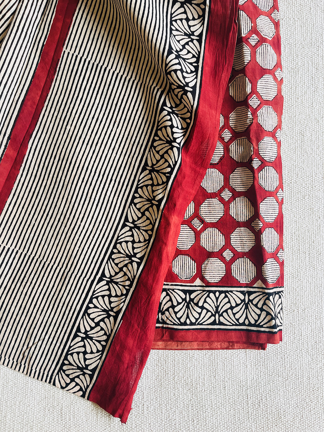 BRICK RED HEXAGONAL BLOCK PRINT MULMUL SAREE