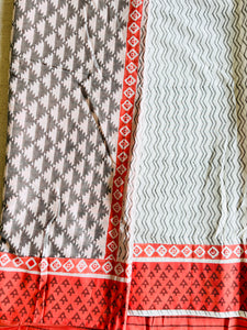 OFF-WHITE & CORAL PRINT MIX MULMUL SAREE