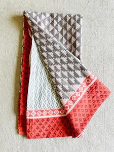 OFF-WHITE & CORAL PRINT MIX MULMUL SAREE