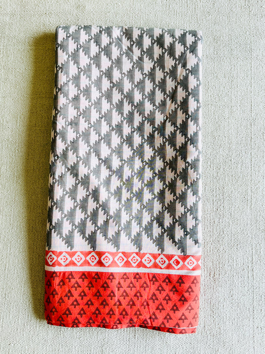 OFF-WHITE & CORAL PRINT MIX MULMUL SAREE