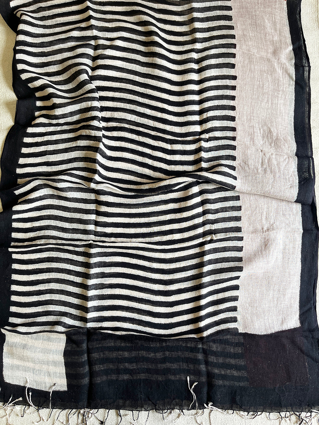 "YOUR STYLE IS YOUR SIGNATURE" LINEN DUPATTA