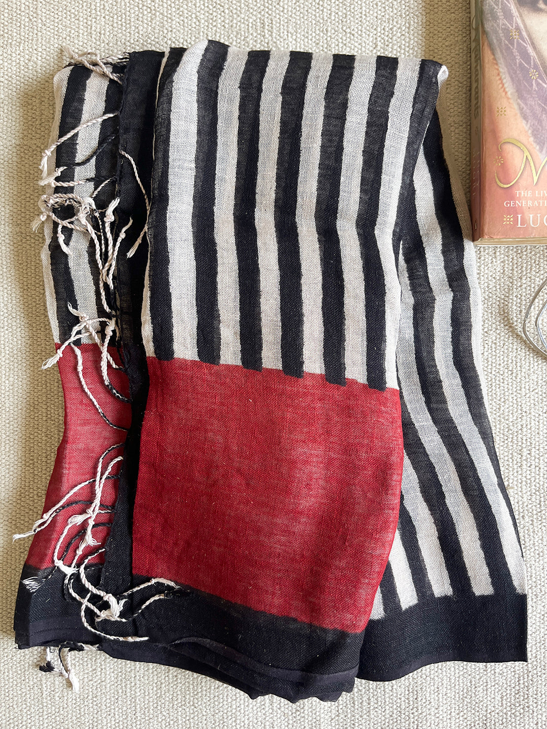 "YOUR STYLE IS YOUR SIGNATURE" LINEN DUPATTA