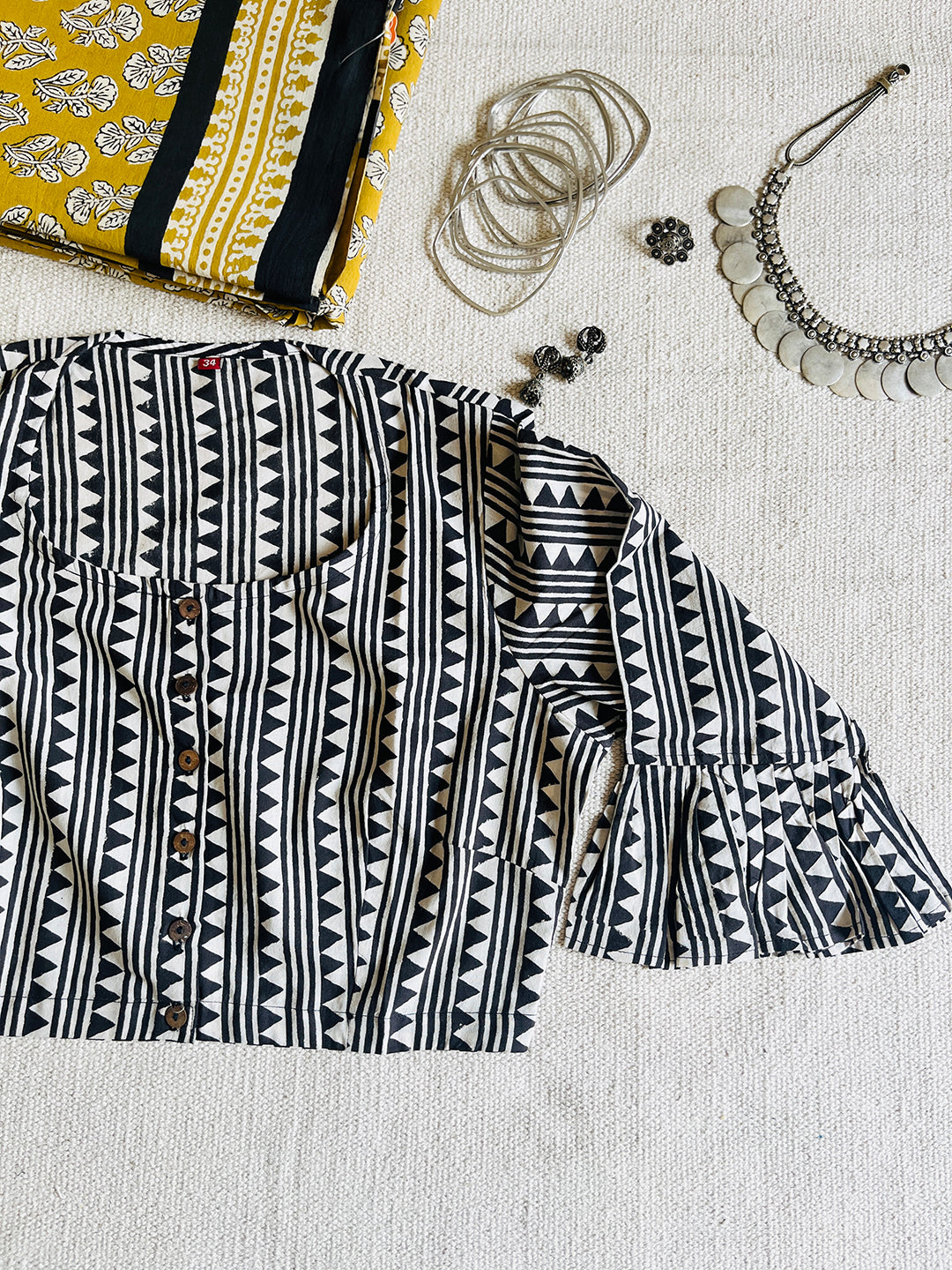 B&W TRIBAL GEOMETRIC PRINT COTTON BLOUSE