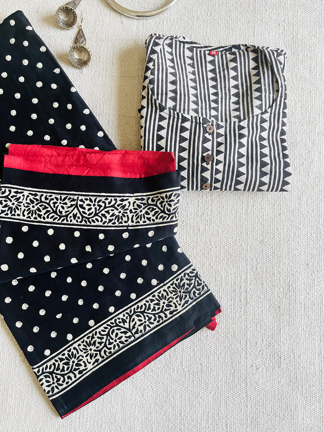 B&W TRIBAL GEOMETRIC PRINT COTTON BLOUSE