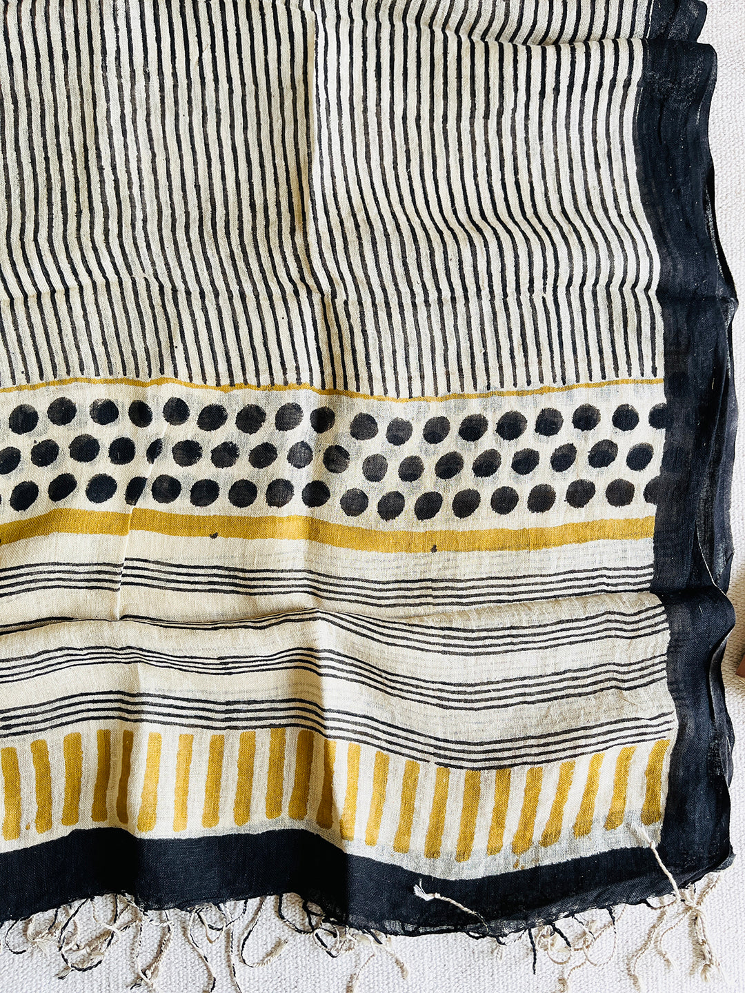 "WHERE ELEGANCE MEETS YOU" STATEMENT LINEN DUPATTA