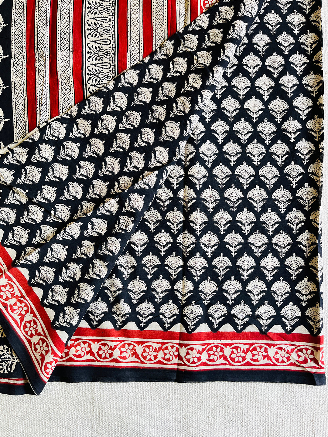 BLACK ALLOVER BUTI MULMUL SAREE