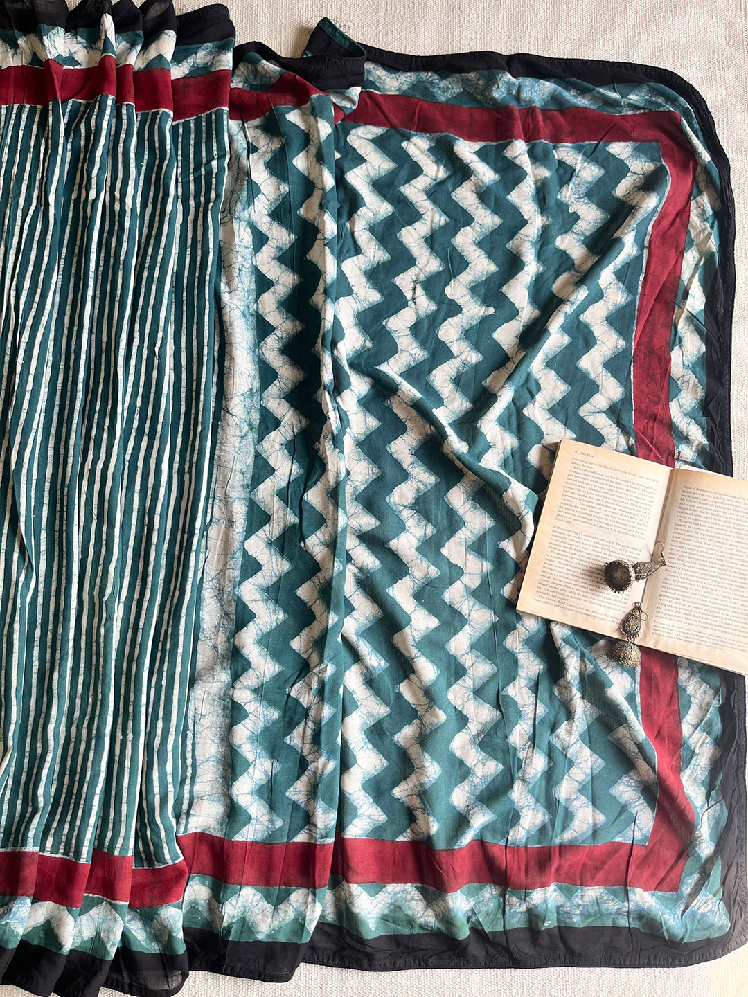 STRIPES BLOCK PRINTED MODAL SAREE WITH BLOUSE - BOTTLE GREEN