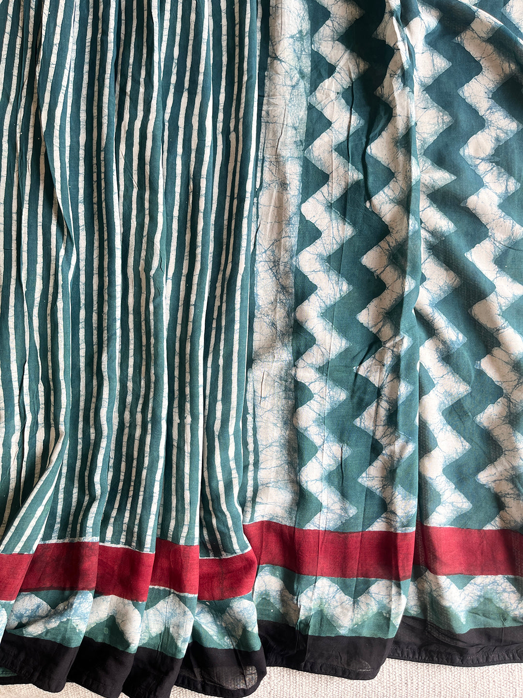 STRIPES BLOCK PRINTED MODAL SAREE WITH BLOUSE - BOTTLE GREEN