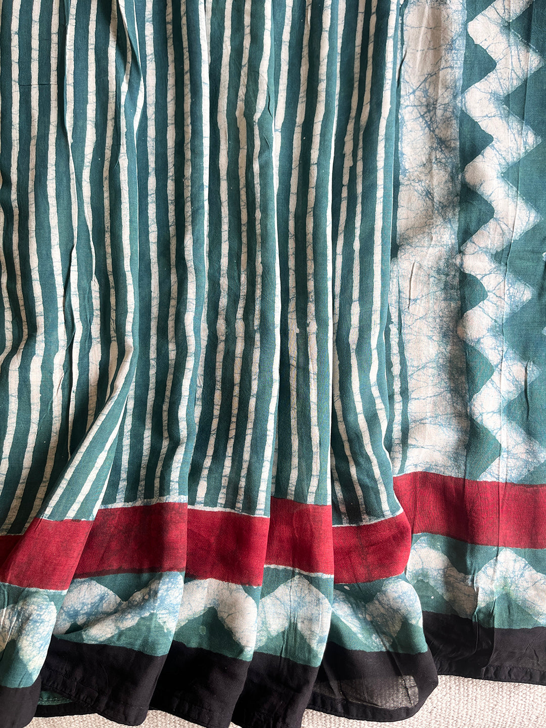 STRIPES BLOCK PRINTED MODAL SAREE WITH BLOUSE - BOTTLE GREEN