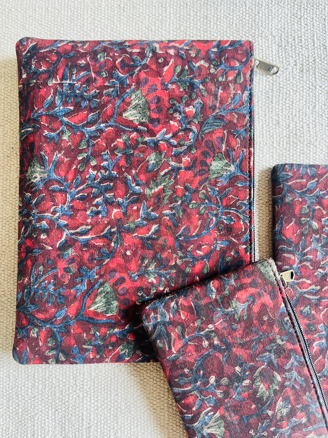 "CARRY YOUR ESSENTIALS" POUCH BLOCK PRINTED (SET OF 3)- MAROON