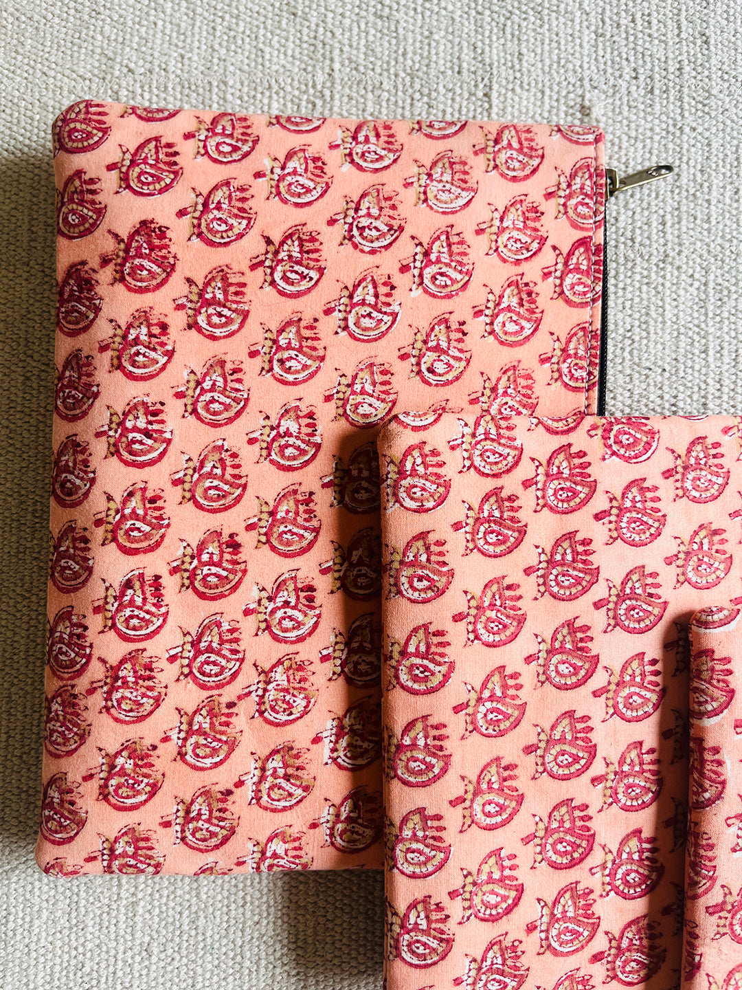 "CARRY YOUR ESSENTIALS" POUCH BLOCK PRINTED (SET OF 3)- PEACH