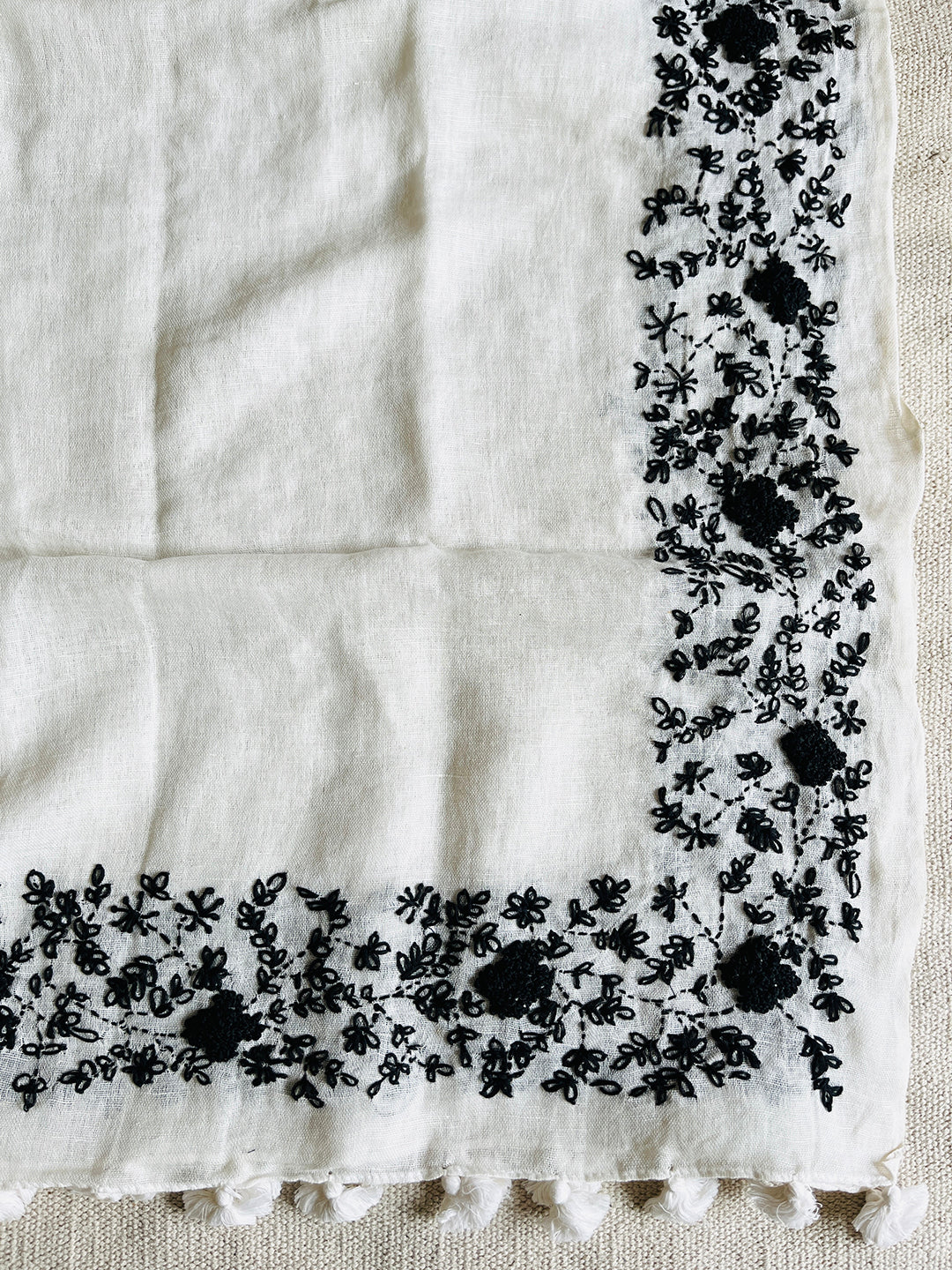 "EBONY & IVORY" HAND-EMBROIDERED LINEN DUPATTA