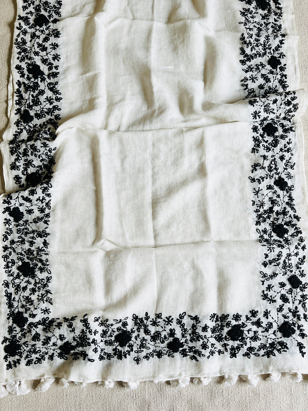 "EBONY & IVORY" HAND-EMBROIDERED LINEN DUPATTA