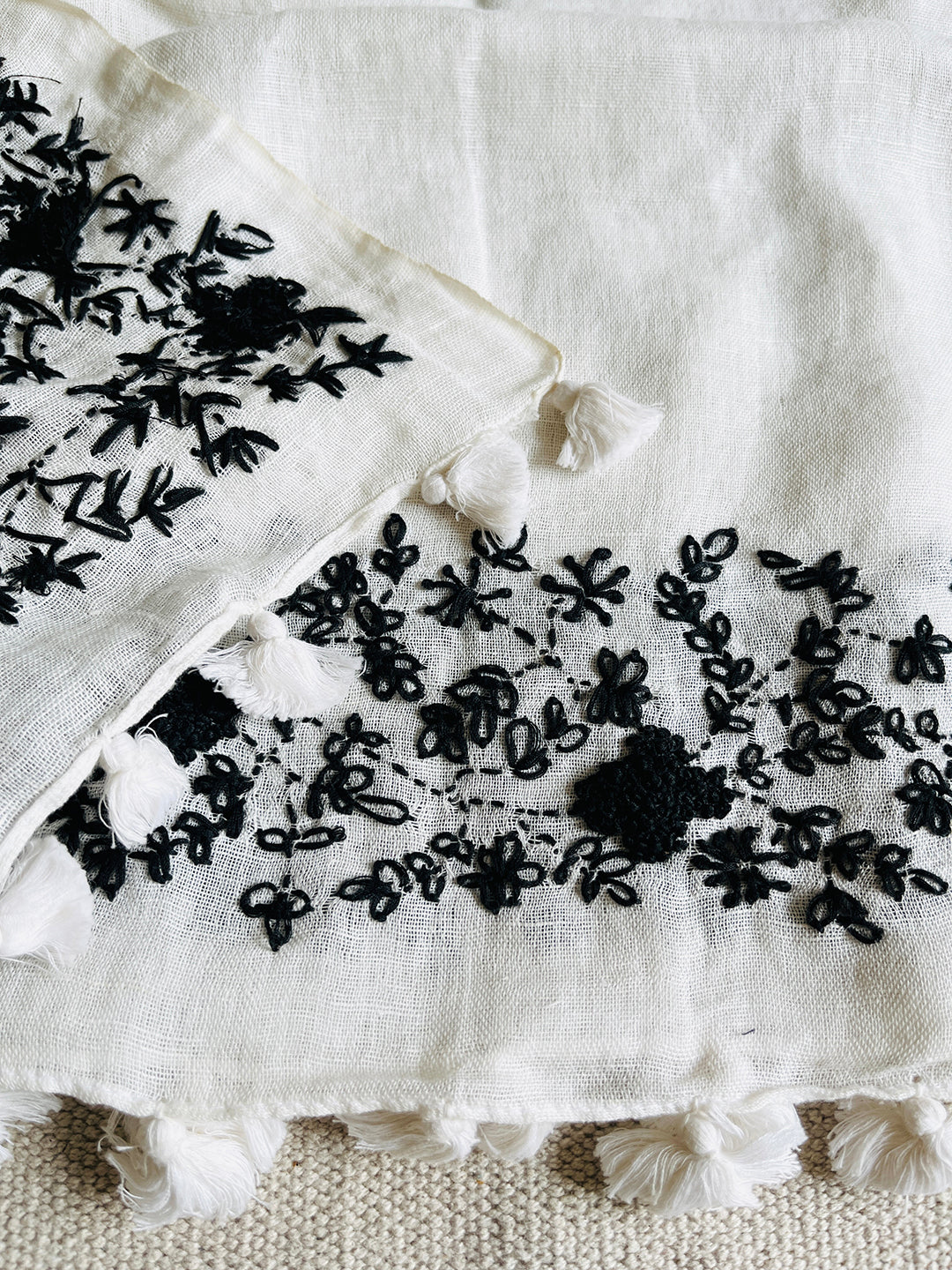 "EBONY & IVORY" HAND-EMBROIDERED LINEN DUPATTA