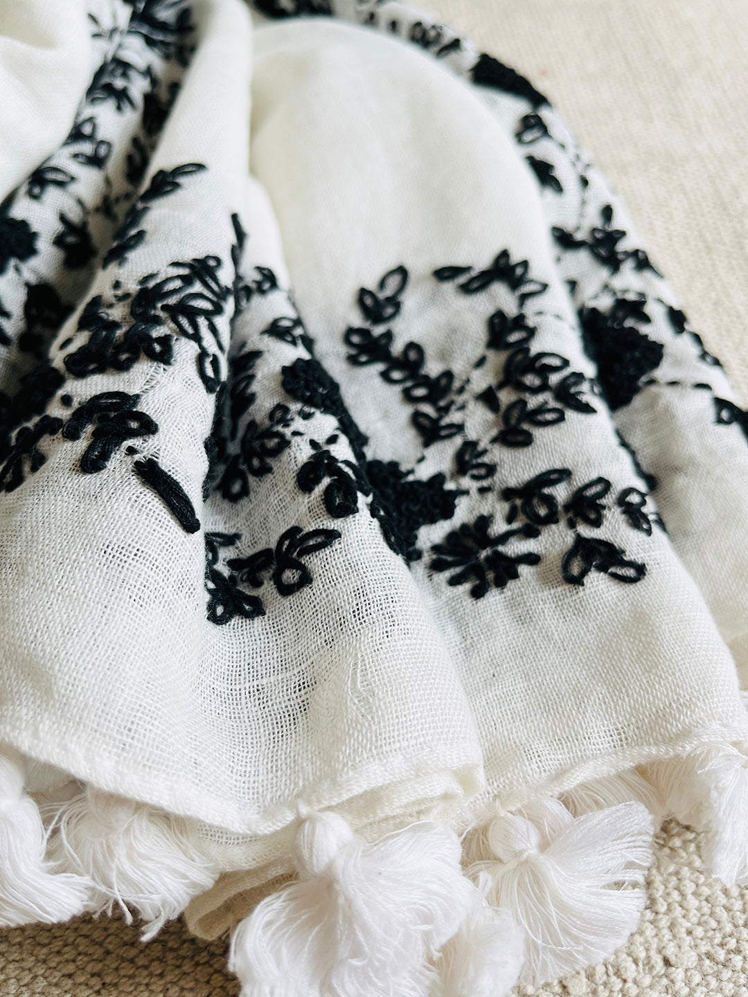 "EBONY & IVORY" HAND-EMBROIDERED LINEN DUPATTA