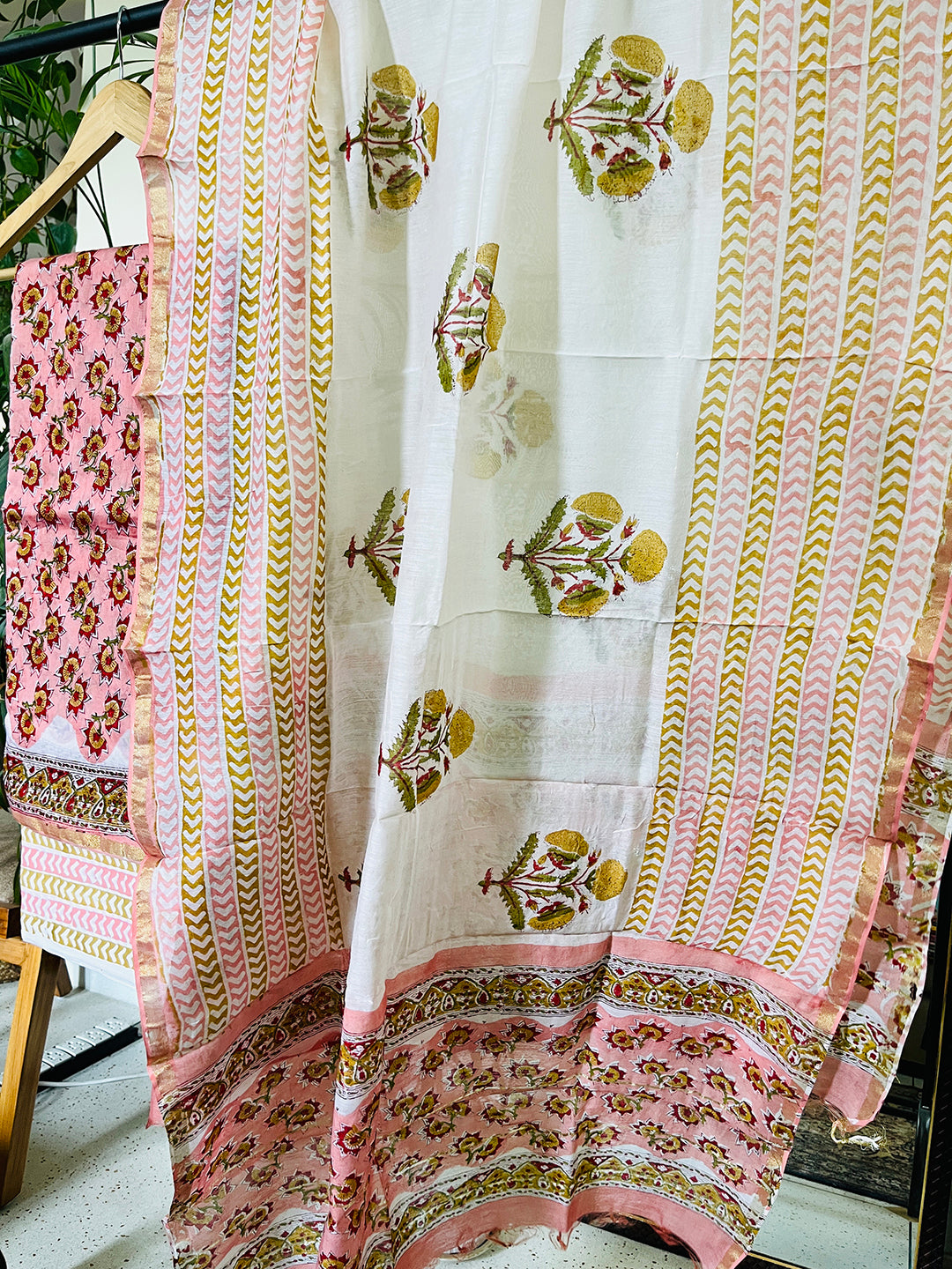 BLOCK PRINTED FLORAL BOOTIES CHANDERI UNSTITCHED SUIT- BLUSH PINK