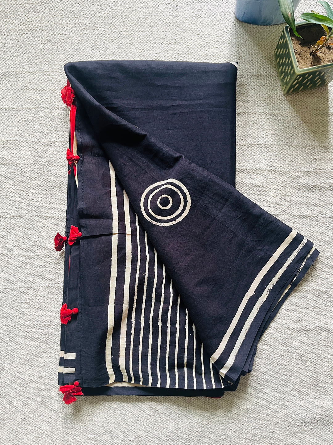 "NAZAR NA LAGE" BLACK MULMUL SAREE