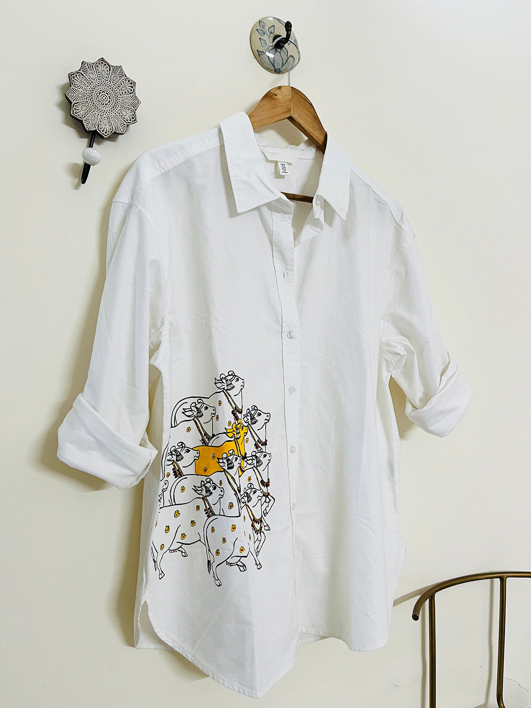 EXCLUSIVE- "PICHWAI COWS" HAND PAINTED SHIRT
