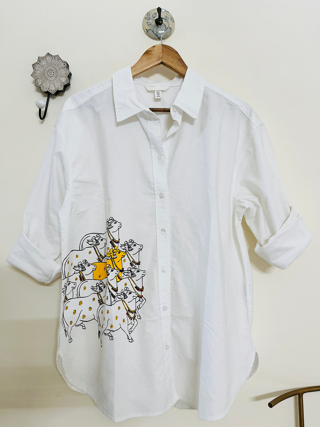 EXCLUSIVE- "PICHWAI COWS" HAND PAINTED SHIRT