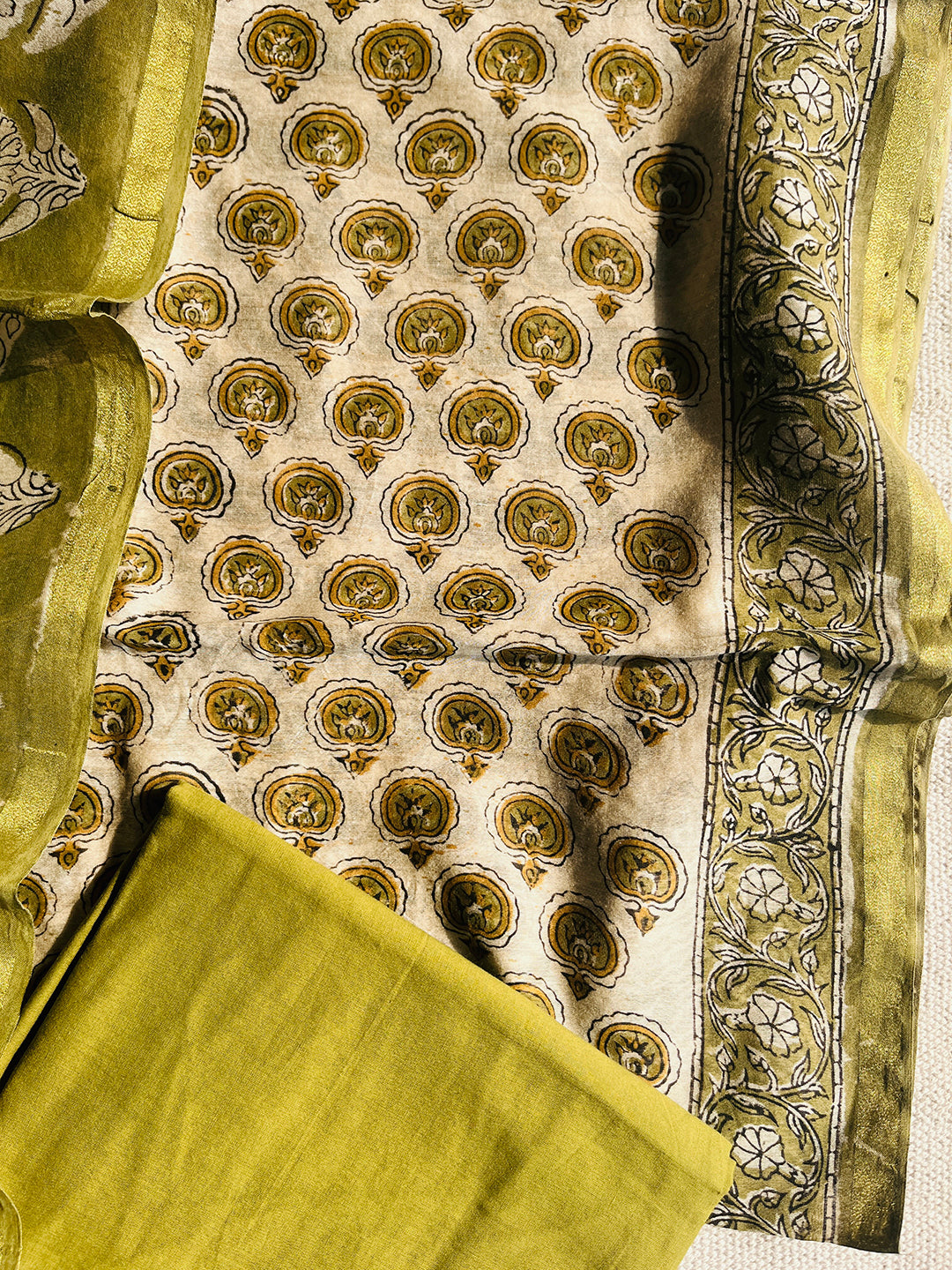 KALAMKARI ALLOVER BOOTIES CHANDERI UNSTITCHED SUIT SET- MEHENDI