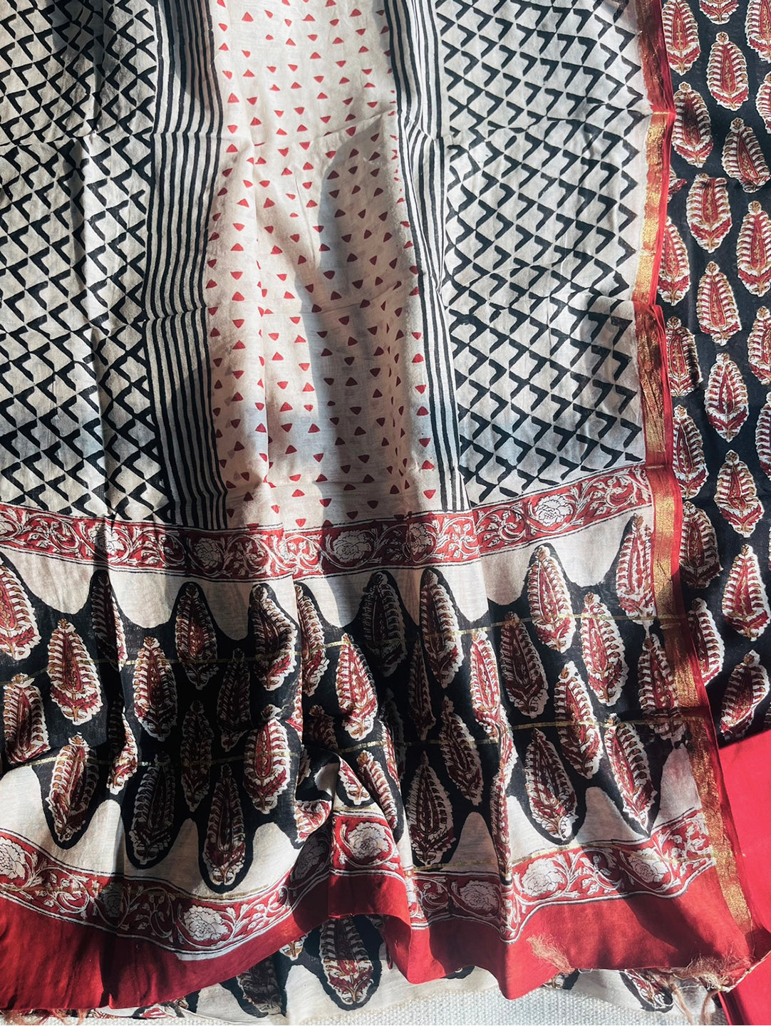 KALAMKARI BIG LEAF CHANDERI UNSTITCHED SUIT SET- BLACK