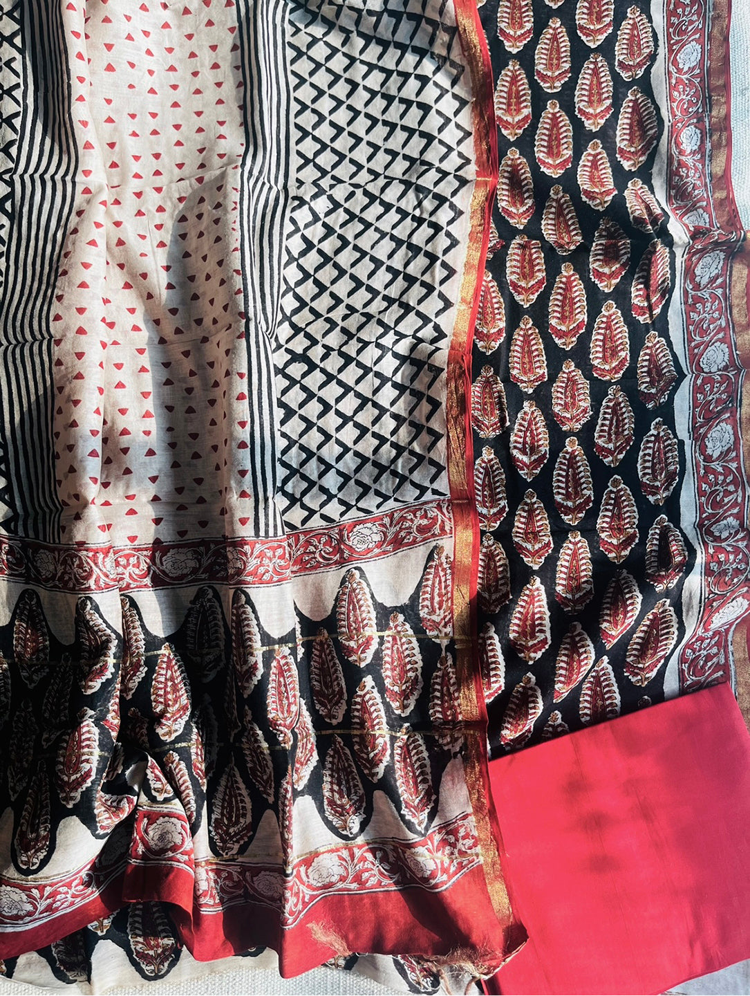 KALAMKARI BIG LEAF CHANDERI UNSTITCHED SUIT SET- BLACK