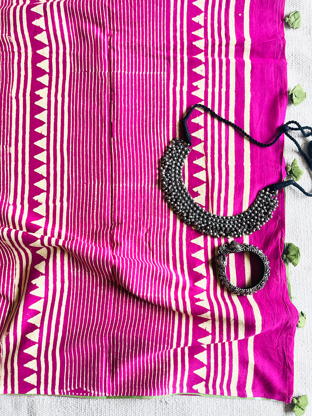 "THE MAGIC IS IN YOU"-BLOCK PRINTED COTTON MULMUL SAREE (MAGENTA)