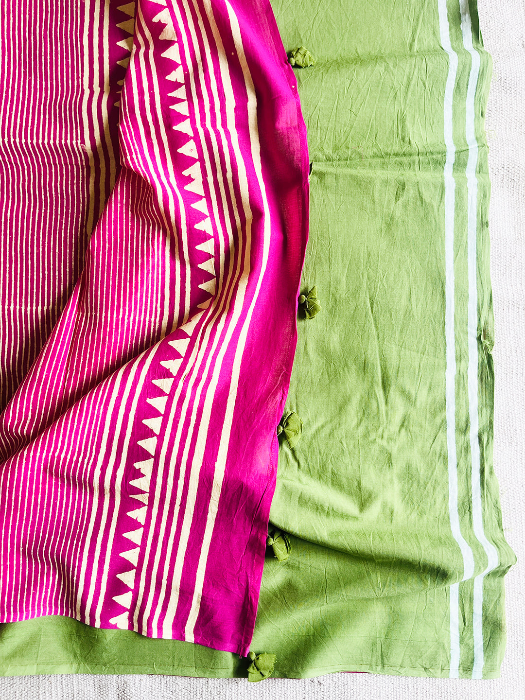 "THE MAGIC IS IN YOU"-BLOCK PRINTED COTTON MULMUL SAREE (MAGENTA)