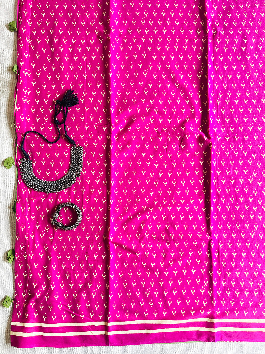 "THE MAGIC IS IN YOU"-BLOCK PRINTED COTTON MULMUL SAREE (MAGENTA)